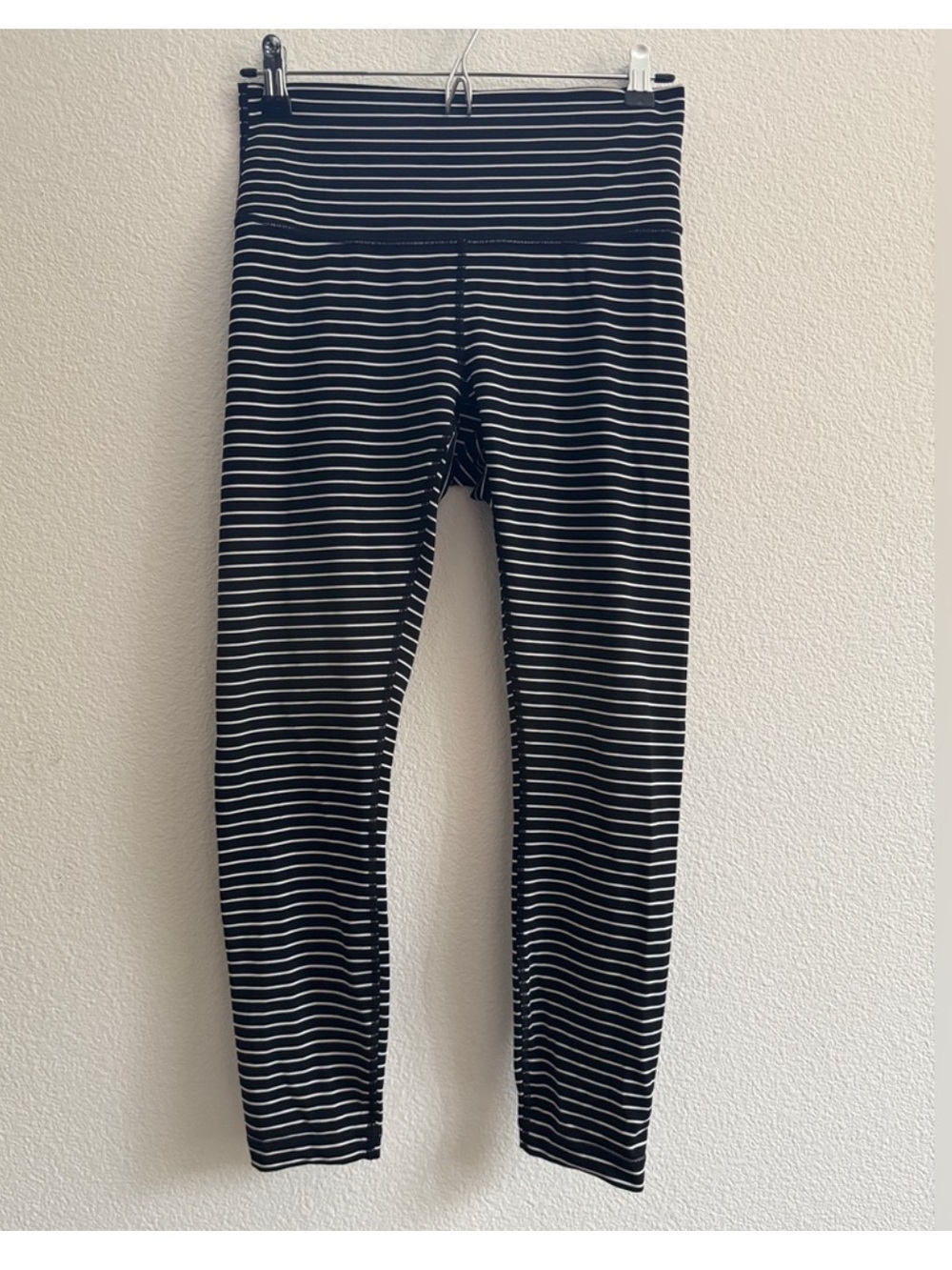 Lululemon high rise Wunder under tights